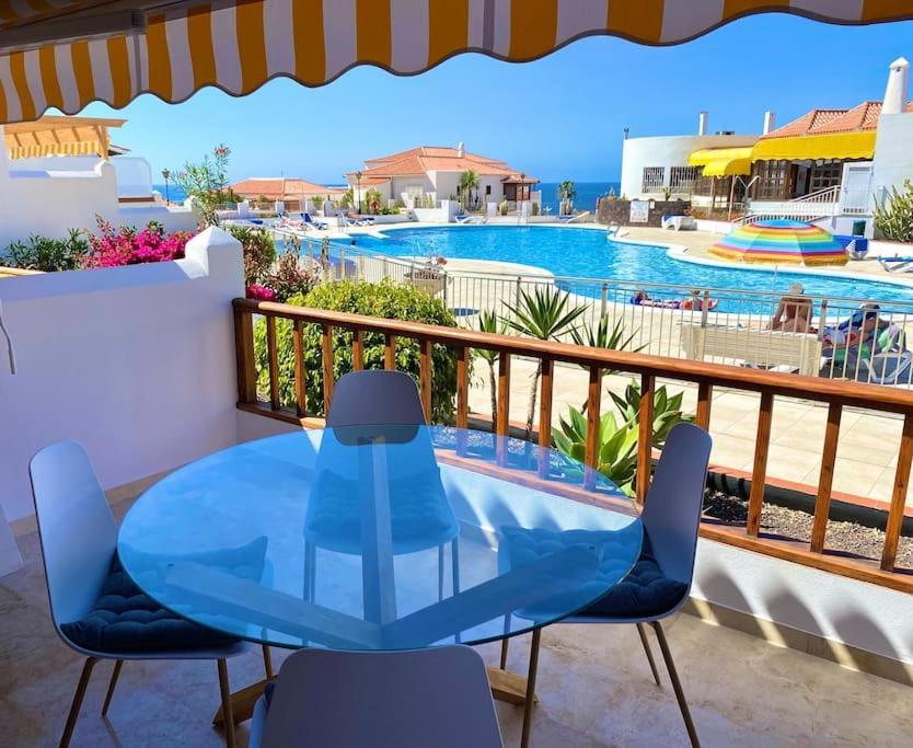 Stylish & Modern 1 Bedroom Suite On Frontline Of Playa Del Duque Costa Adeje  Eksteriør bilde