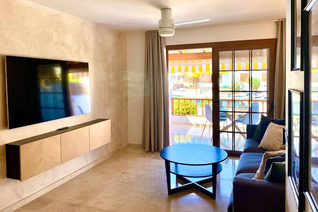 Stylish & Modern 1 Bedroom Suite On Frontline Of Playa Del Duque Costa Adeje  Eksteriør bilde