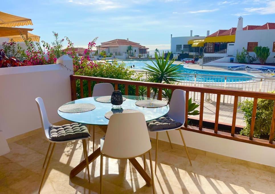 Stylish & Modern 1 Bedroom Suite On Frontline Of Playa Del Duque Costa Adeje  Eksteriør bilde