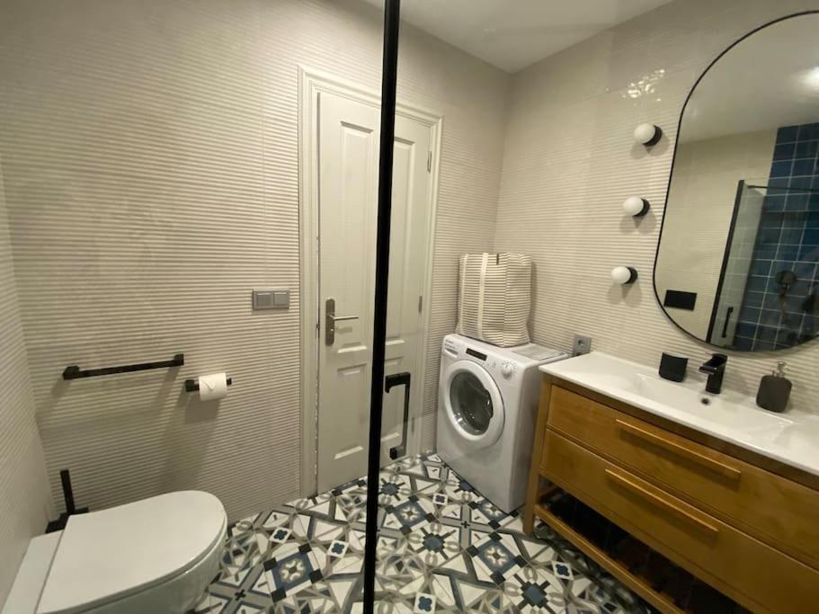 Stylish & Modern 1 Bedroom Suite On Frontline Of Playa Del Duque Costa Adeje  Eksteriør bilde